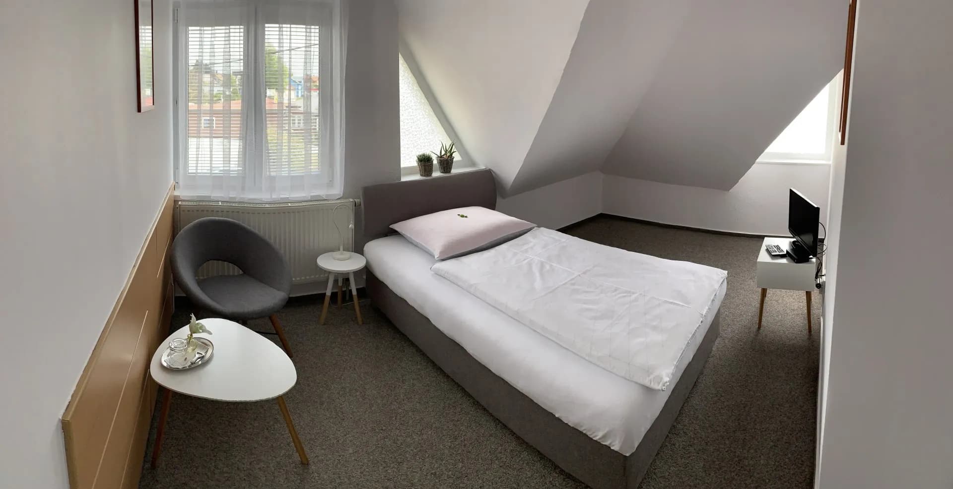 Exteriér Hotelu v Podhradí – ubytování v Přimdě pod hradem